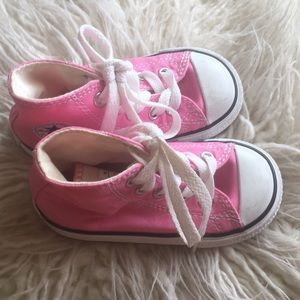 Converse : pink high tops